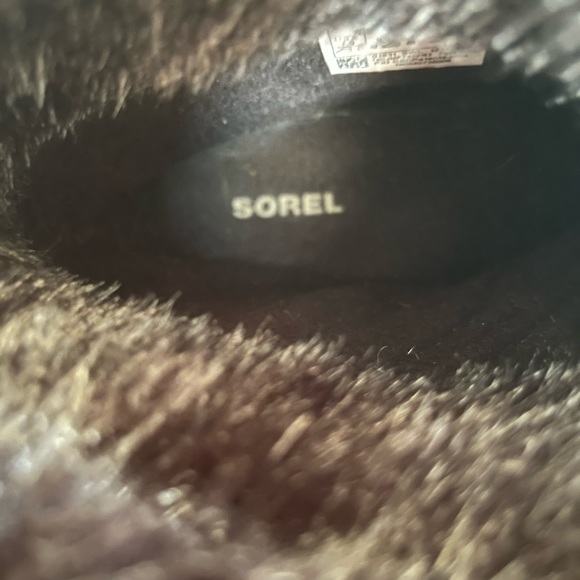 Sorel snow boots, like new. Sturdy tread, platform heel, flannel lined. Worn 3 x - Picture 7 of 12